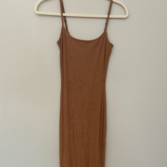 Skims Long Slip Dress – Camel (M) - Picture 1 of 5